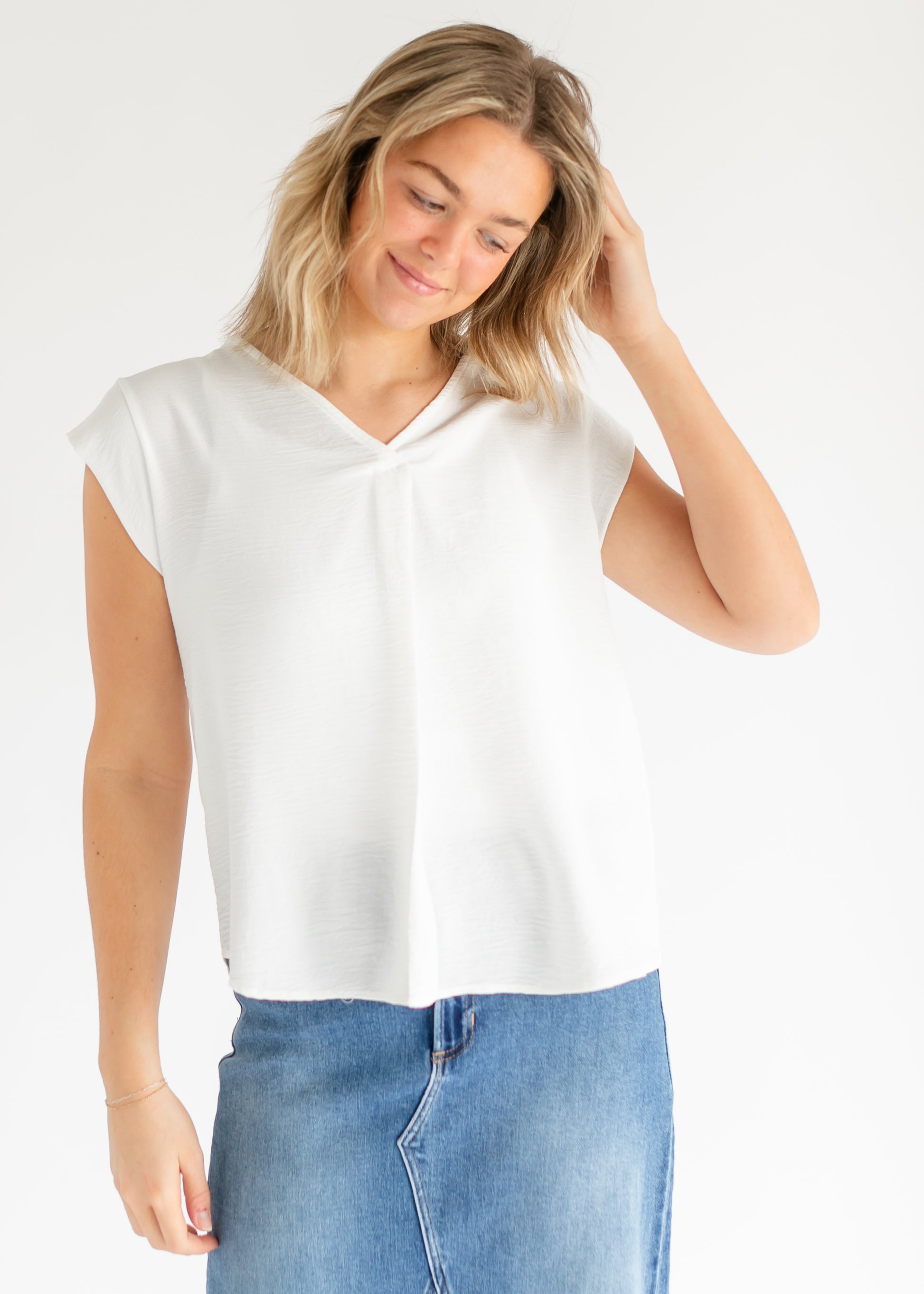 Madison V-neck Short Sleeve Flowy Top IC Tops