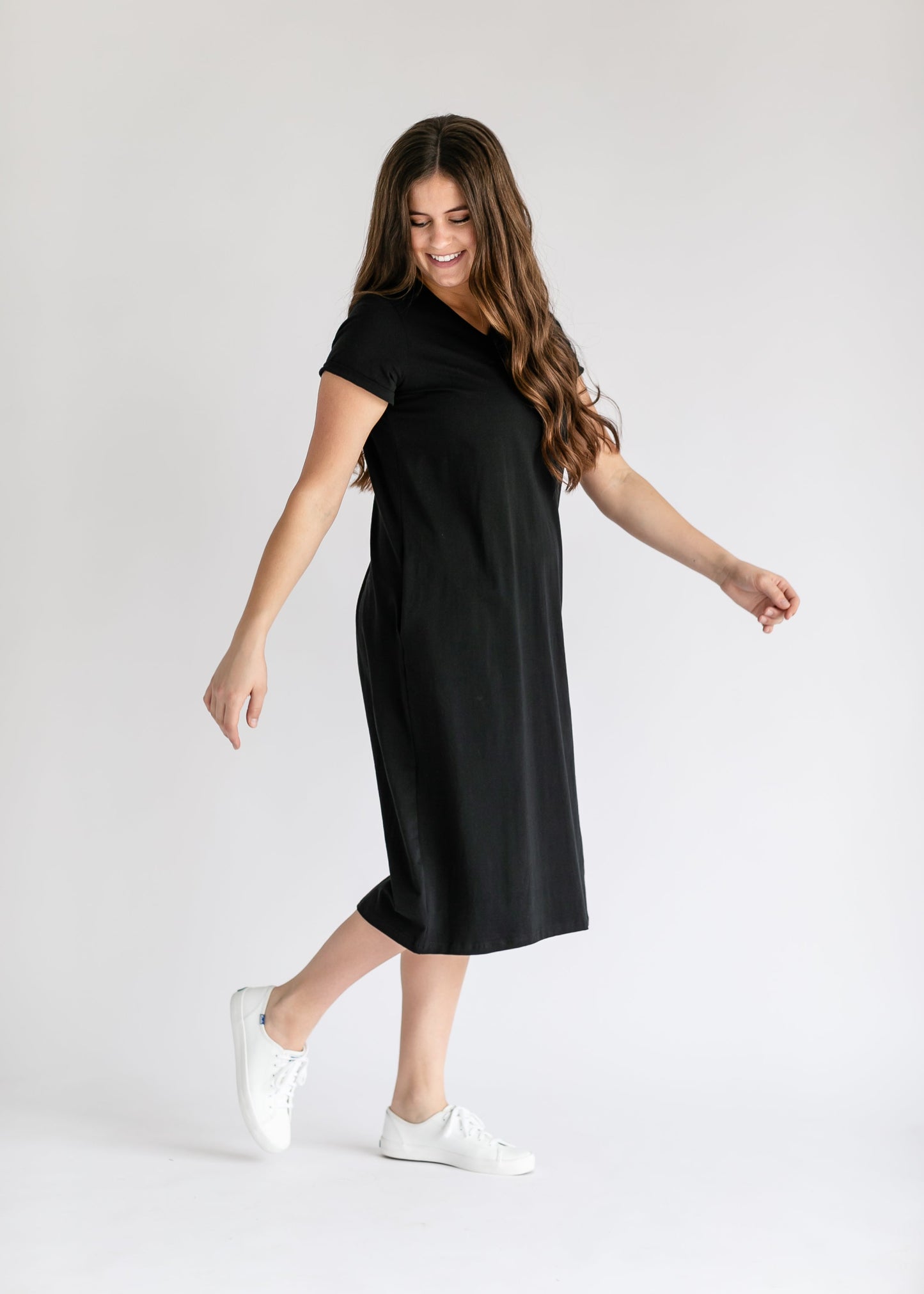 Finley V-Neck T-Shirt Midi Dress IC Dresses