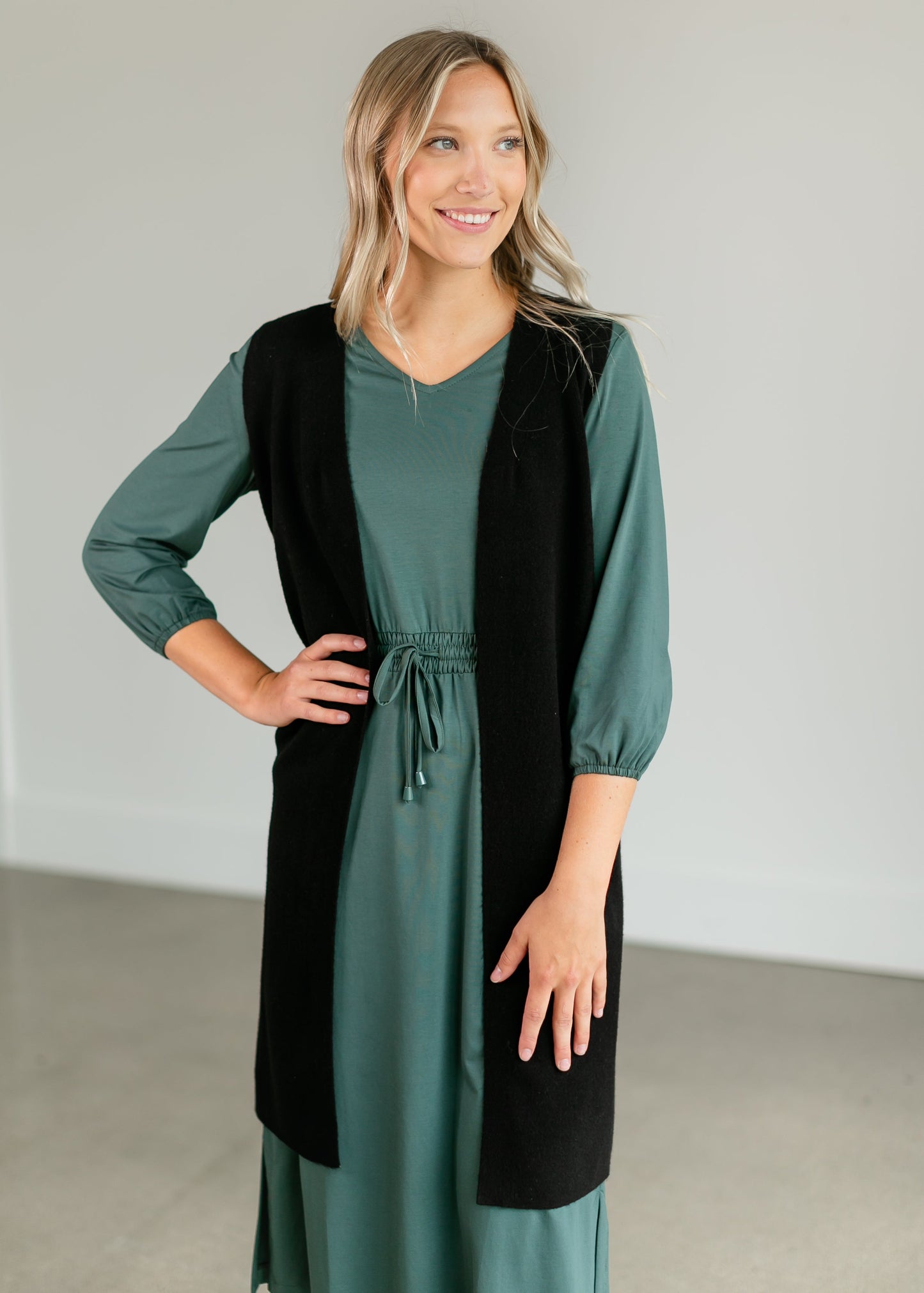 Lexi Sleeveless Cardigan IC Tops