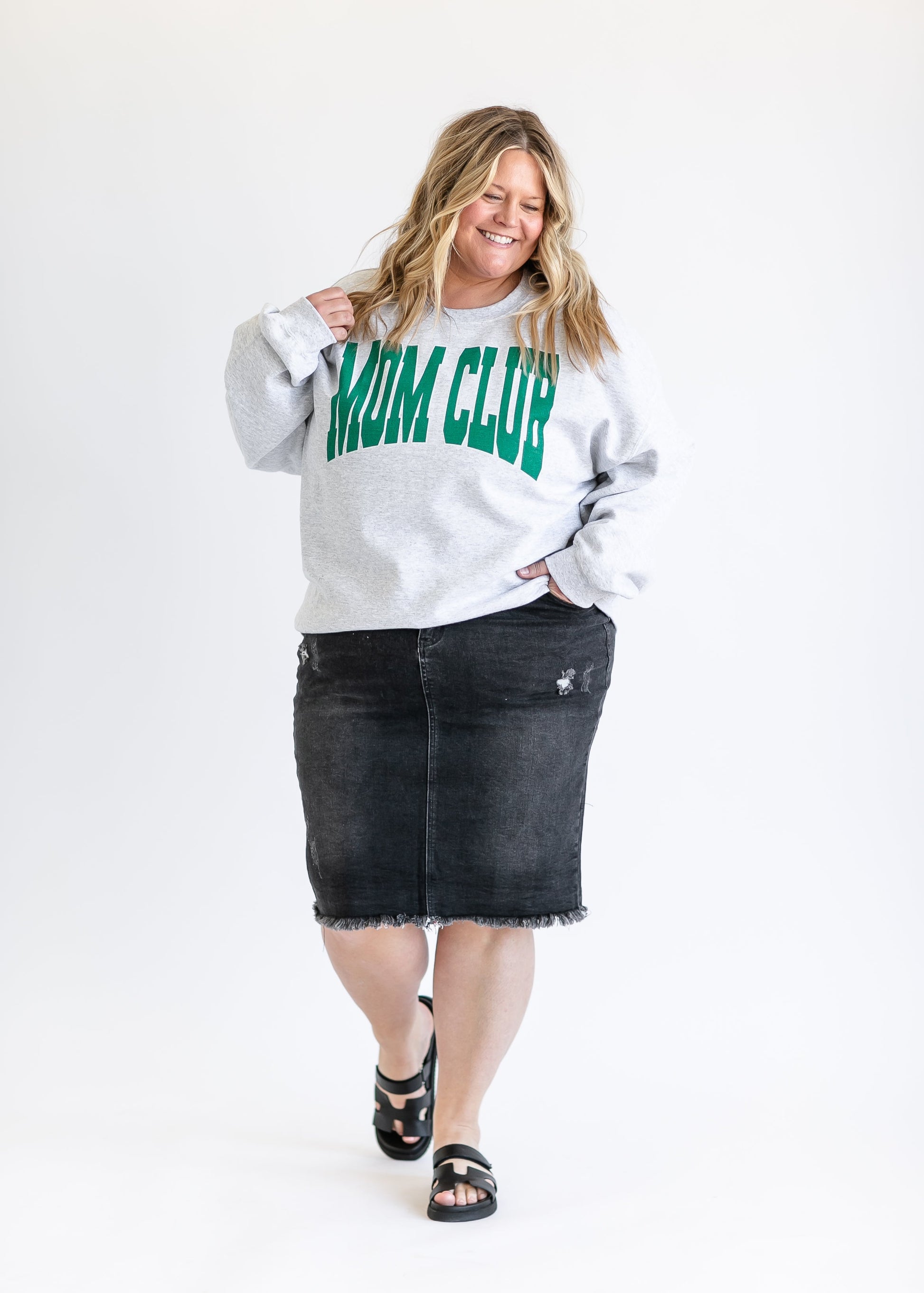 Mom Club Crewneck Graphic Sweatshirt FF Tops