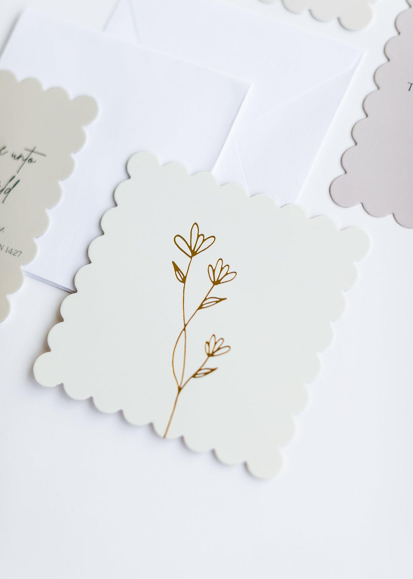 Scalloped Edge Notecards 4ct. Gifts