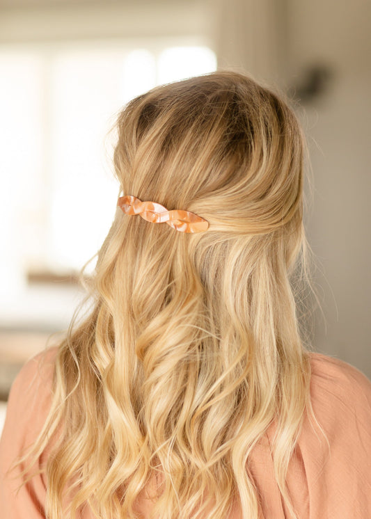 Twisted Acrylic Hair Clip - FINAL SALE Accessories Peach