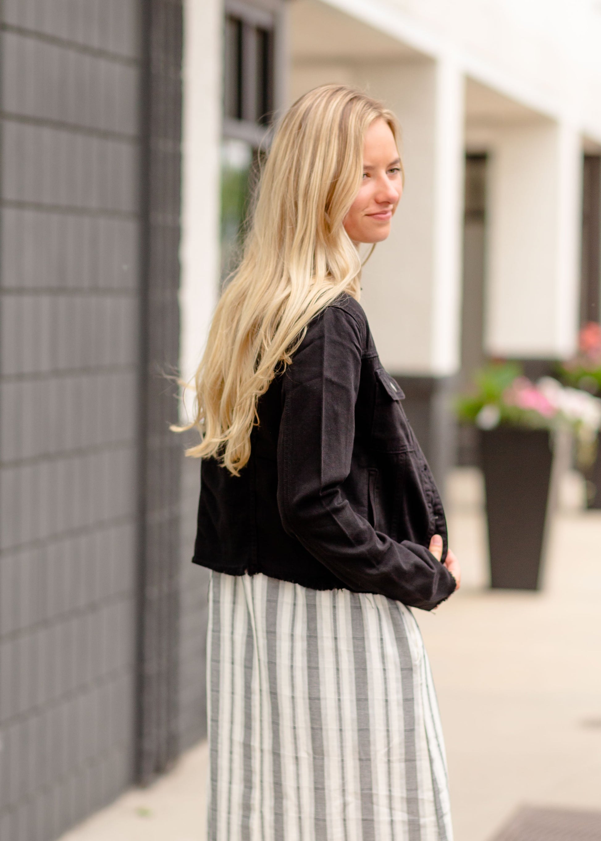 Black Distressed Collar Jean Jacket Tops