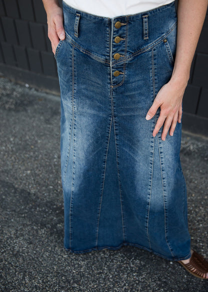 Long a-line denim skirt with a button detail