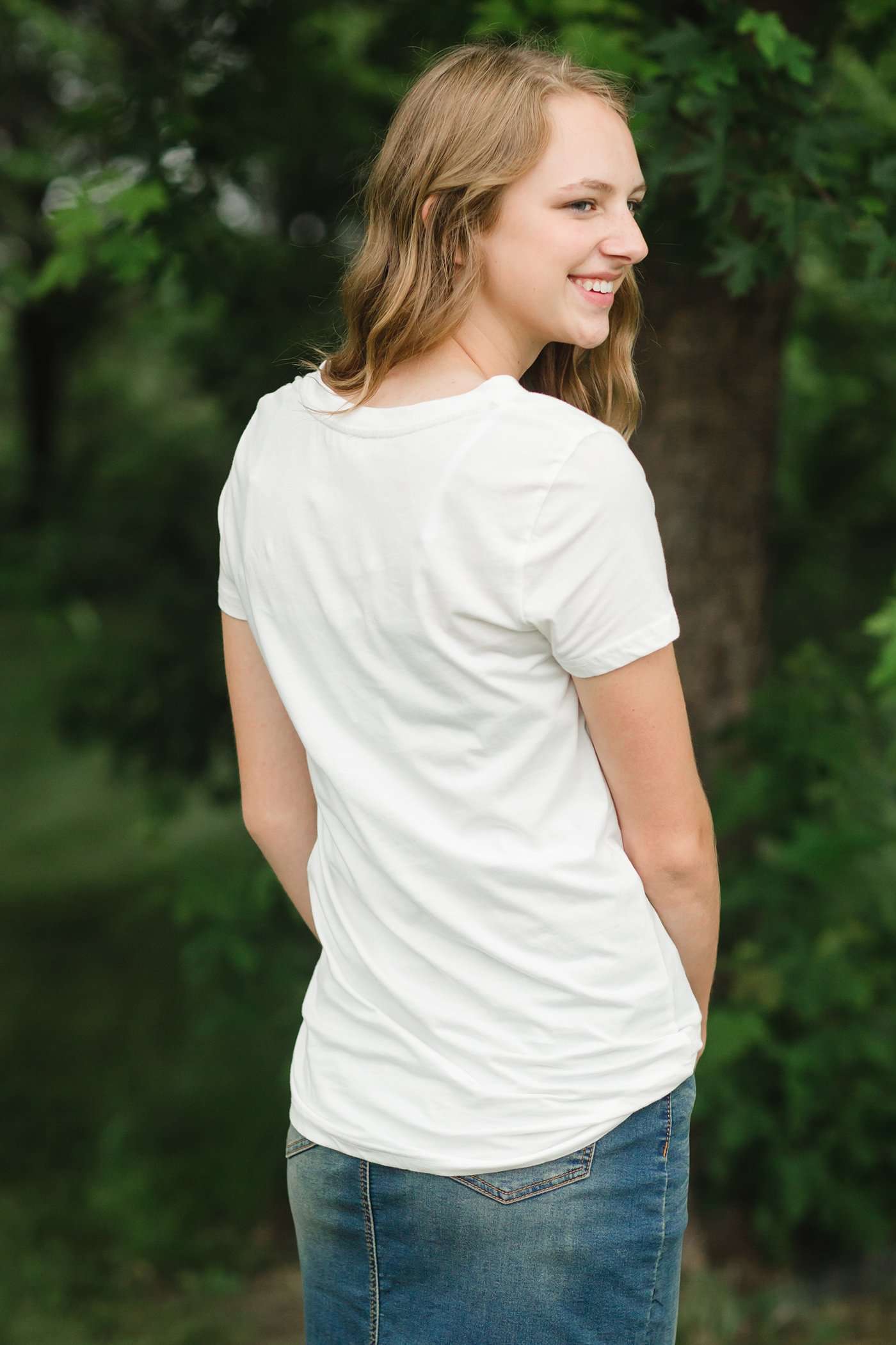 short sleeve v-neck basic cotton tee in ivory.