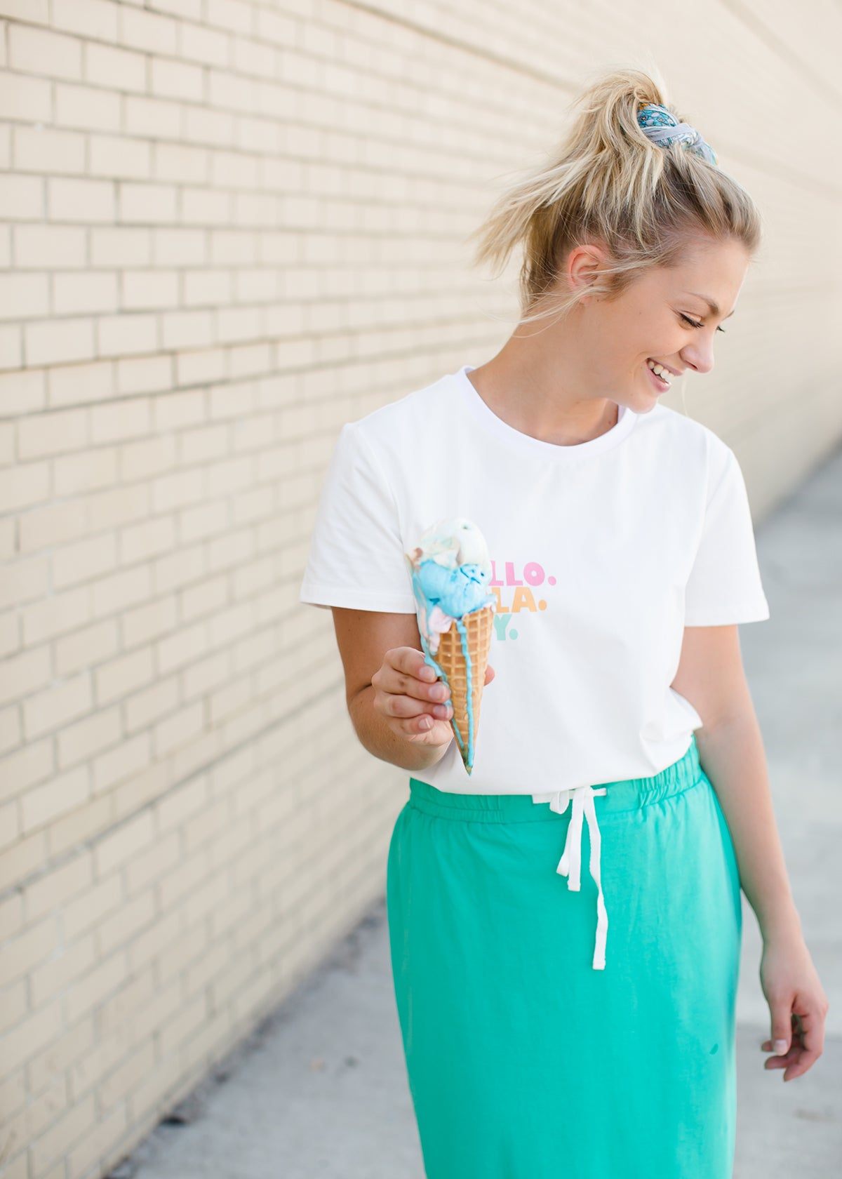 hi hello hola hey cotton graphic tee