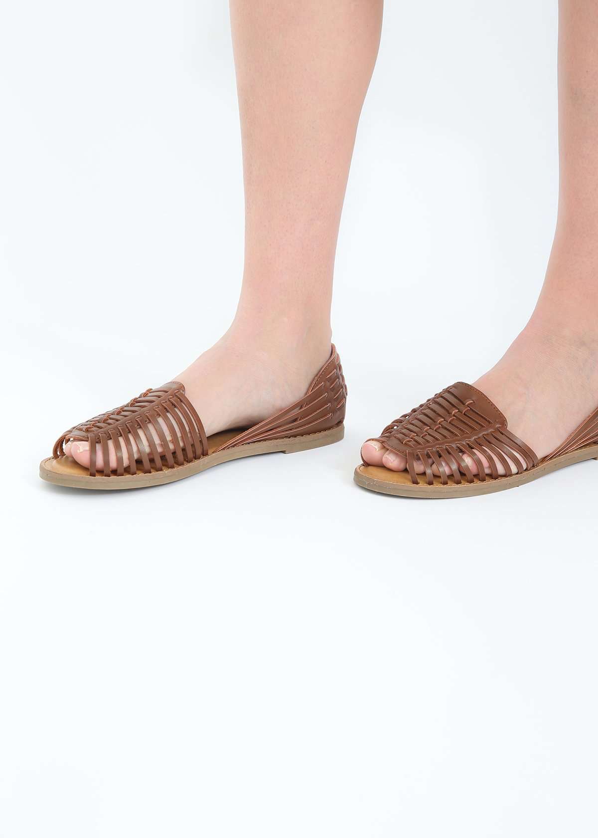 Huarche slip on sandal