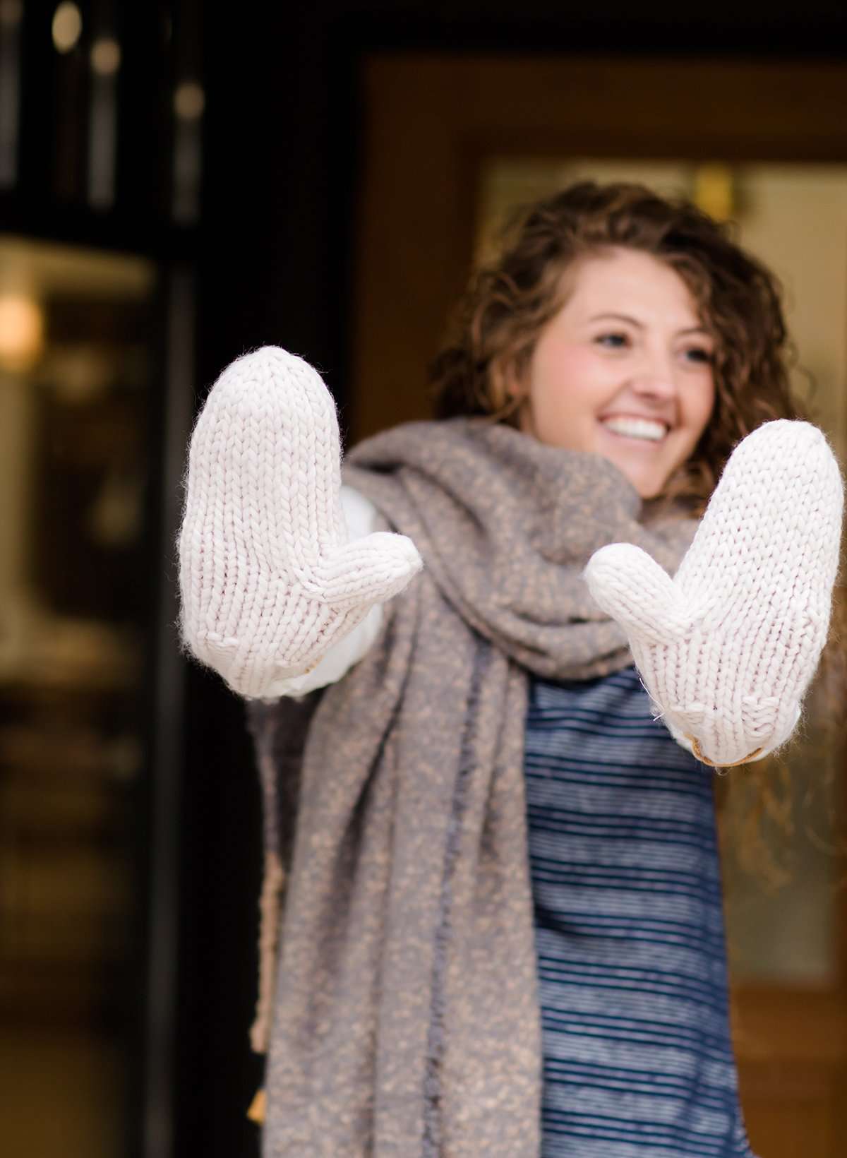 Mango Yarn Mittens Accessories Ivory